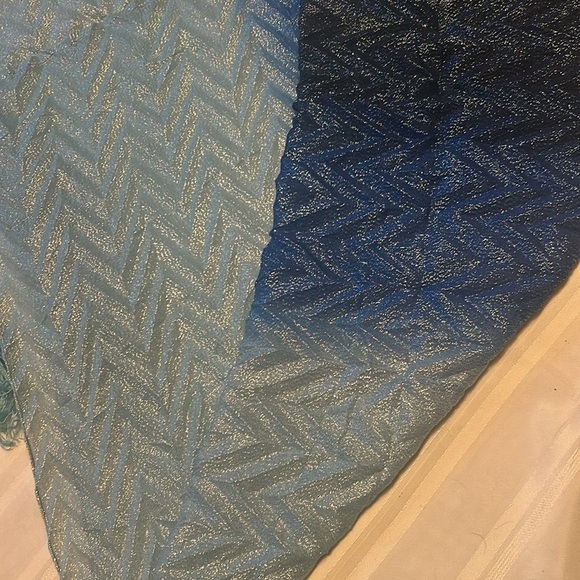 Bundle of Blue - Picture 7 of 11